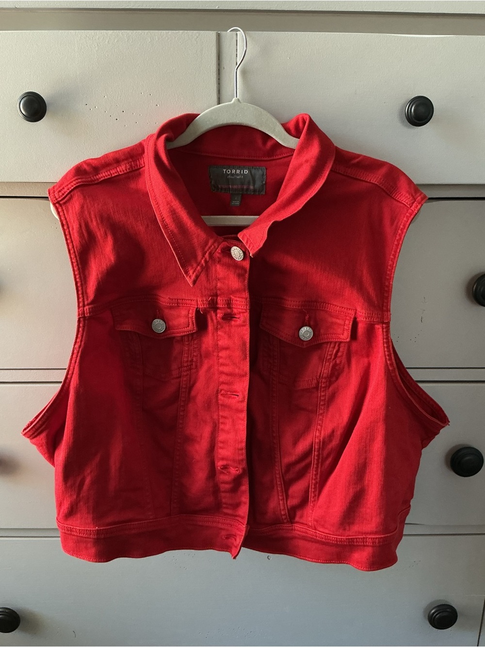 ❤️ Torrid Red Denim Vest – Size 4 ❤️
